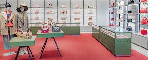 gucci outlet store toronto.